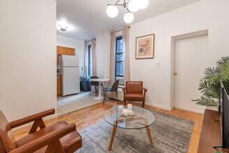 136 E 57th St in New York, NY - Building Photo - Building Photo