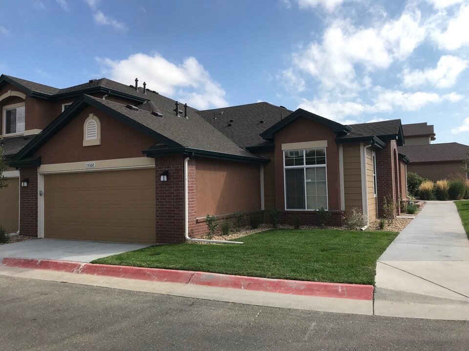 15102 E Batavia Pl in Aurora, CO - Foto de edificio
