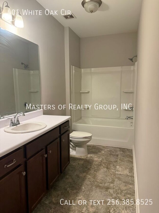 property at 401 White Oak Cir