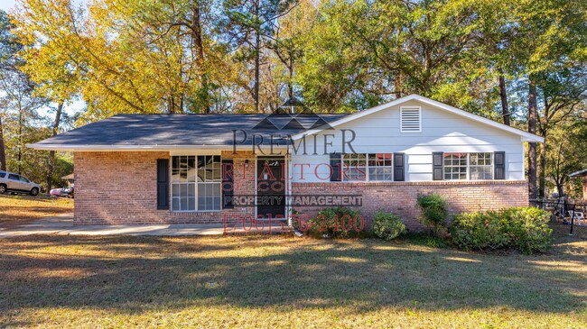 property at 3119 Fontaine Dr