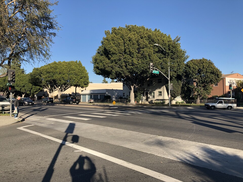 5304 Kinston Ave in Culver City, CA - Building Photo