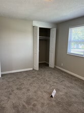 Columbus Crossing Apartments in Columbus, IN - Foto de edificio - Building Photo