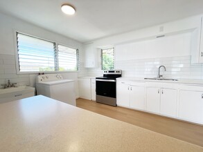 3766 Waialae Ave-Unit -A (Upstairs) in Honolulu, HI - Building Photo - Building Photo