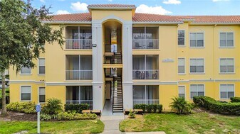 1375 Lake Shadow Cir in Maitland, FL - Building Photo