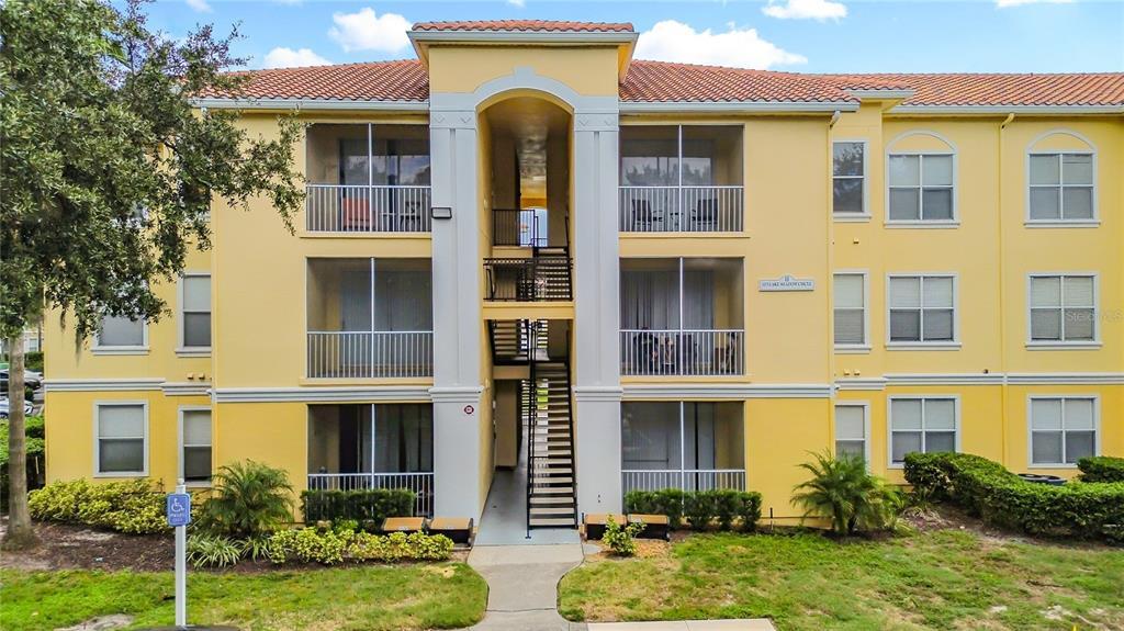 1375 Lake Shadow Cir in Maitland, FL - Building Photo