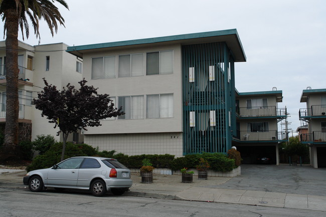 241 San Luis Ave in San Bruno, CA - Building Photo - Building Photo