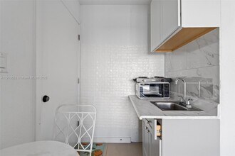 275 NW 13th Pl in Florida City, FL - Building Photo - Building Photo