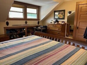 2233 NE Schuyler St in Portland, OR - Building Photo - Building Photo