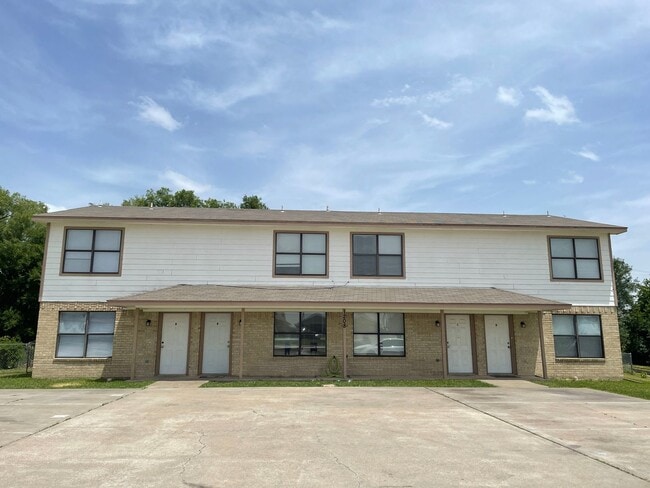 1208 Monroe Loop