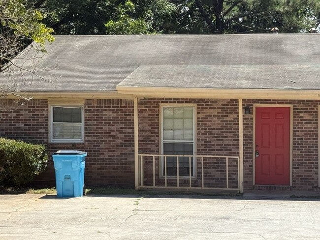 95 Plum Orchard Rd in Covington, GA - Building Photo - Building Photo