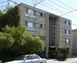 Driftwood Apartments in Oakland, CA - Building Photo - Building Photo