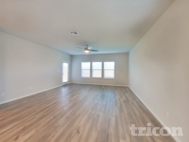 5820 Zoey Wy in Saint Hedwig, TX - Building Photo - Building Photo