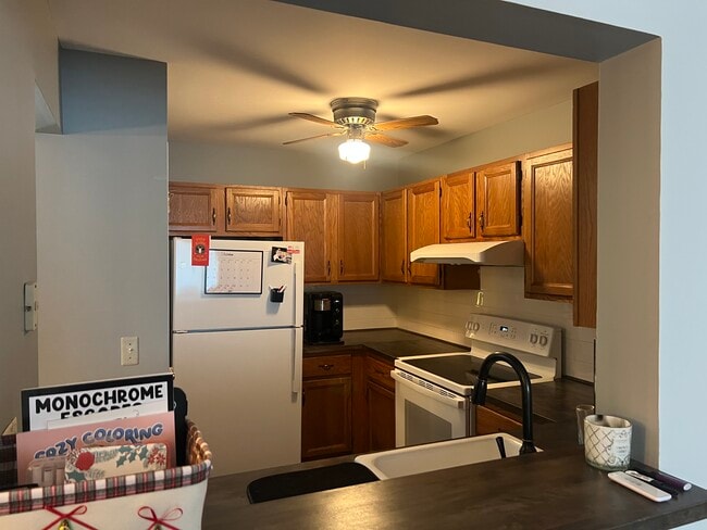 23 Willow Springs in New Milford, CT - Building Photo - Building Photo