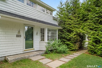 527 Danbury Rd in Wilton, CT - Building Photo - Building Photo