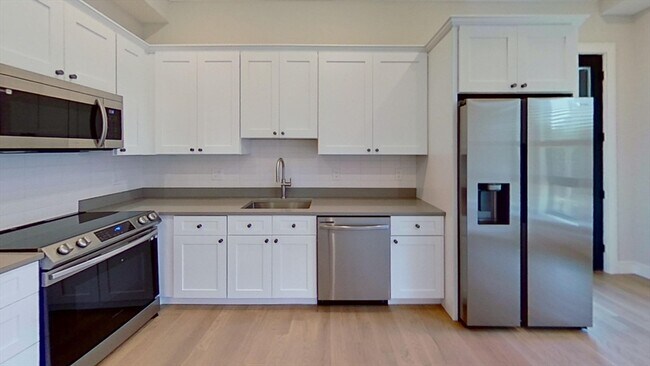 16 Highgate St, Unit 101