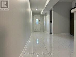 13 Pawnee Ave in Toronto, ON - Building Photo - Building Photo