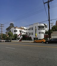 The Richardson Apartments in Los Angeles, CA - Foto de edificio - Building Photo