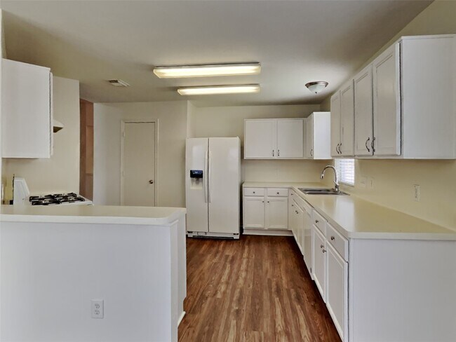 2114 English Green Way in Fresno, TX - Building Photo - Building Photo