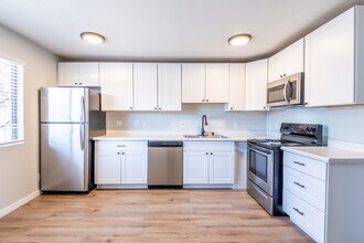 Public 1830 Apartments in Reno, NV - Foto de edificio - Building Photo