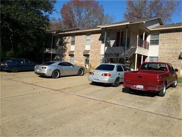 1600 E Murchison St in Palestine, TX - Foto de edificio - Building Photo