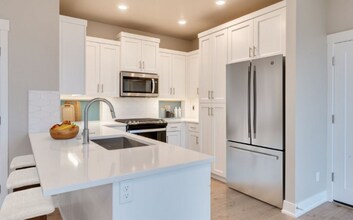 8138 SE Reddington St in Hillsboro, OR - Building Photo - Building Photo