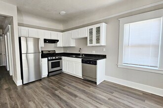 342 W 10th St, Unit 344 in Pittsburg, CA - Building Photo - Building Photo