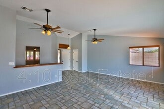 30725 N Royal Oak Way in San Tan Valley, AZ - Building Photo - Building Photo