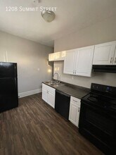 1208 Summit St in Columbus, OH - Building Photo - Building Photo