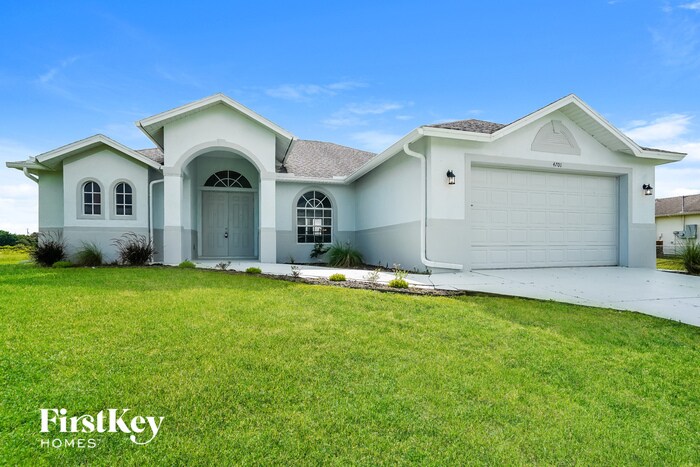 4701 Hazel Ave S in Lehigh Acres, FL - Building Photo