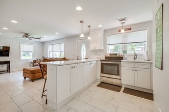 25 Biscayne Blvd in Old Lyme, CT - Building Photo - Building Photo