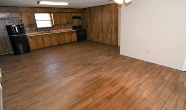 4587 Yvonne Dr in Baker, LA - Foto de edificio - Building Photo