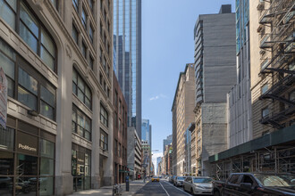 7-9 E 30th St in New York, NY - Building Photo - Building Photo