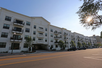 Beacon 430 in St. Petersburg, FL - Building Photo - Building Photo