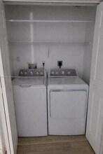 6036 SW 19th Ct in North Lauderdale, FL - Building Photo - Building Photo