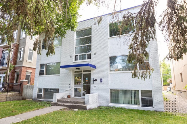 Elmwood Manor Apartments