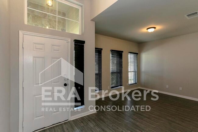 6402 Golden Gate Dr in Killeen, TX - Building Photo - Building Photo