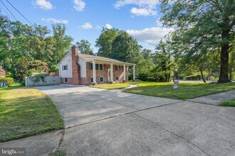 7515 Pleasant Way in Annandale, VA - Building Photo - Building Photo