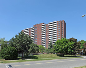 Sherwood Apartments in Toronto, ON - Building Photo - Building Photo