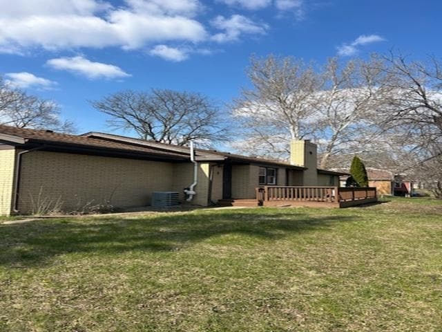 1708 Montague Rd in Rockford, IL - Foto de edificio - Building Photo