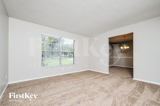 6327 Oak Square W in Lakeland, FL - Building Photo - Building Photo
