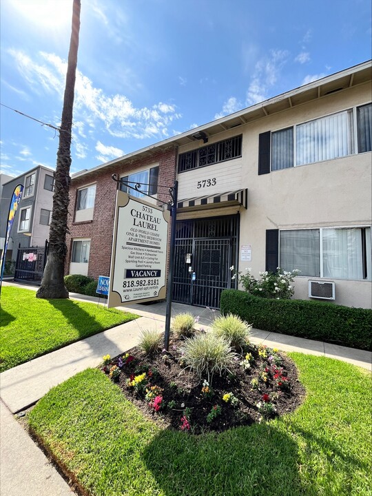 Chateau Laurel Apartments in North Hollywood, CA - Foto de edificio