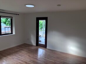 21260 Almaden Rd in San Jose, CA - Foto de edificio - Building Photo