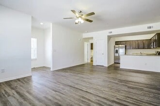 The Lofts at Valencia in Edmond, OK - Building Photo - Building Photo