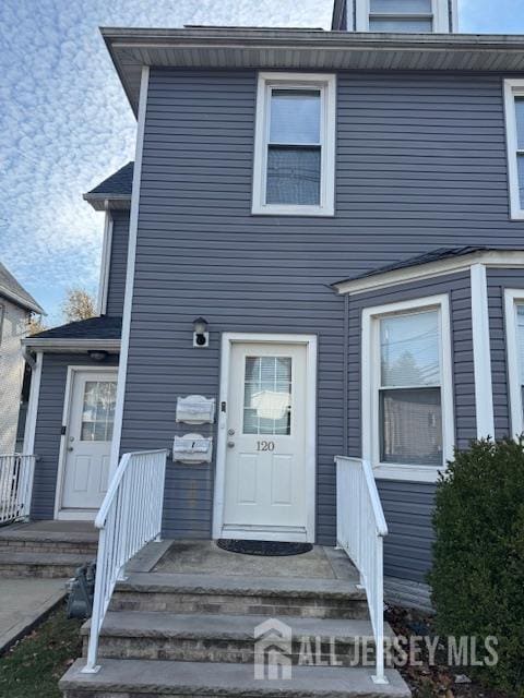 property at 120 Woodbridge Ave