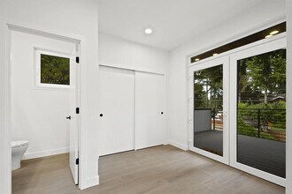 13755 1st Ave NW in Seattle, WA - Building Photo - Building Photo