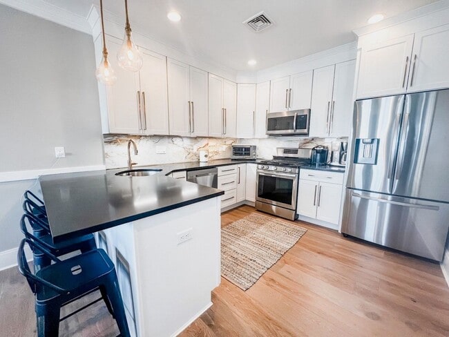 69 Falcon St in Boston, MA - Building Photo - Building Photo