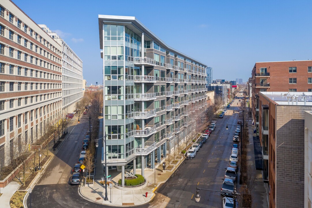 River Village Lofts in Chicago, IL - Foto de edificio