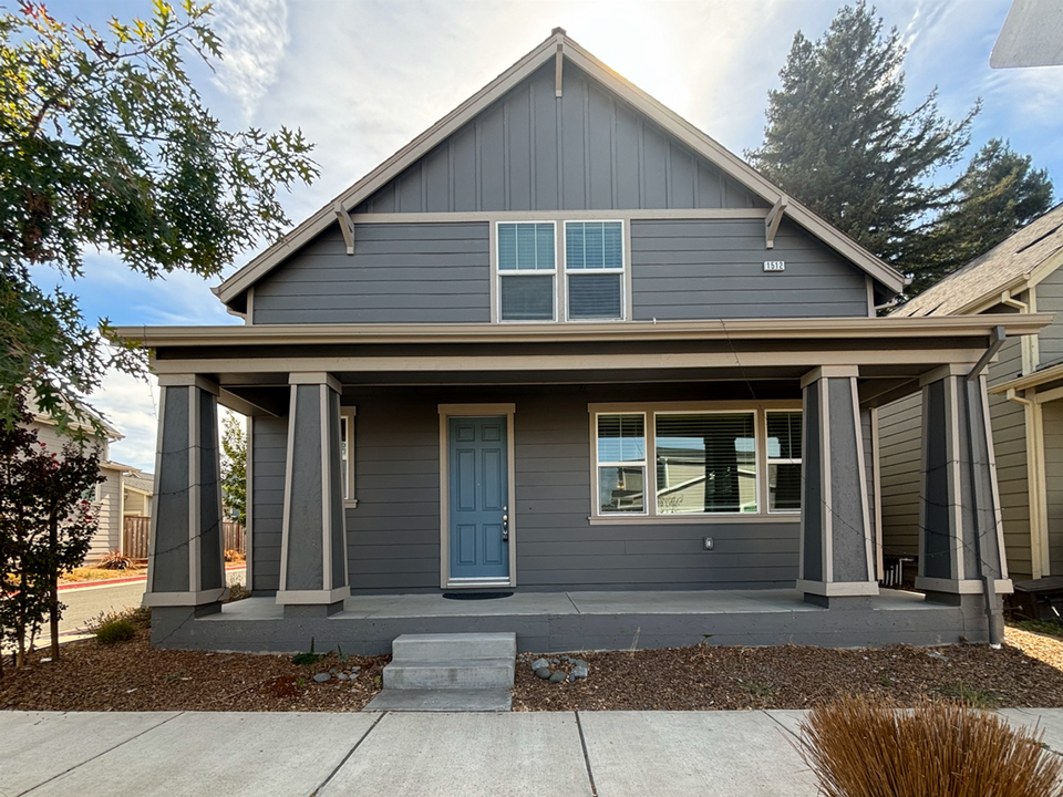 1512 Cavendish Ave in Santa Rosa, CA - Foto de edificio