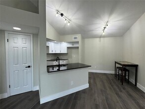 4532 Commander Dr in Orlando, FL - Building Photo - Building Photo