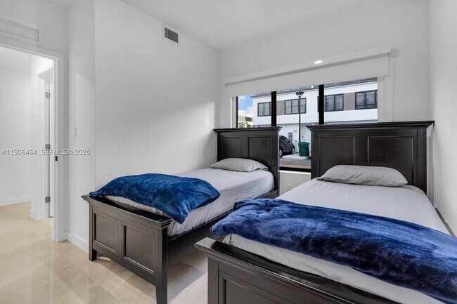 14502 SW 260th St in Princeton, FL - Building Photo - Building Photo